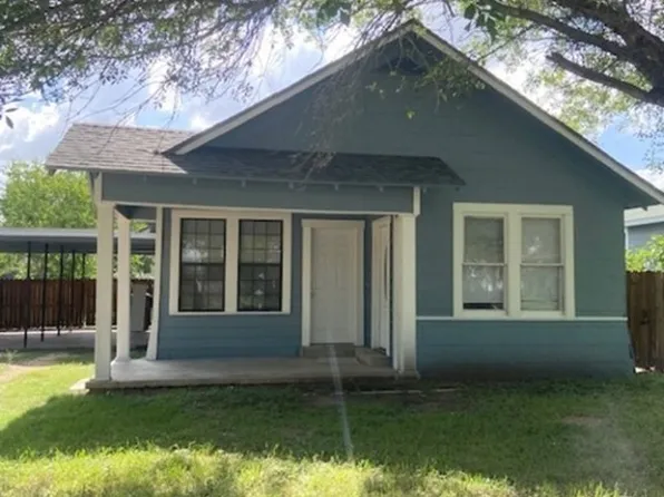 720 S Laurel Ave, Luling, TX 78648