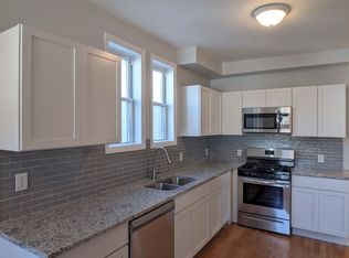 1520 W Melrose St APT 2R, Chicago, IL 60657