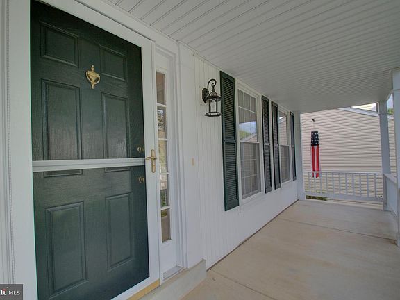 3rd image of 21205 Emerald Dr
