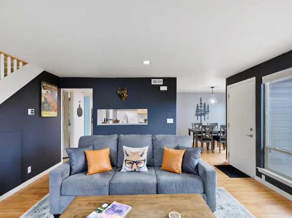 111 NW Hawthorne Ave APT 1, Bend, OR 97703