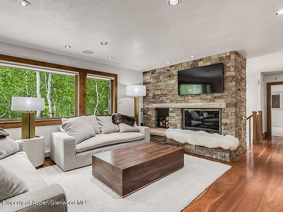 5th image of 203 Eastwood Dr