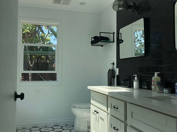 5th image of 4415 Stewart Ave
