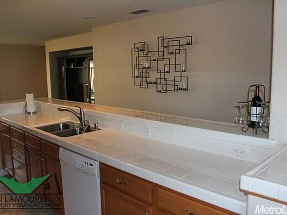 5th image of 1635 Nicolson Cir