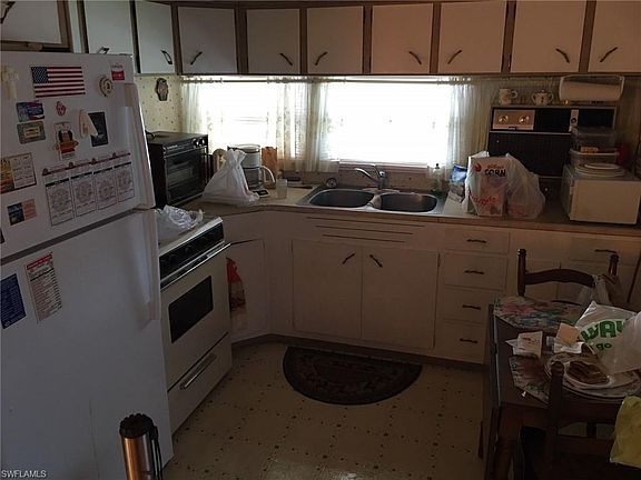4th image of 104 Lantern Pl