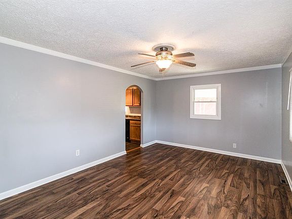 2nd image of 20 Greensward Dr