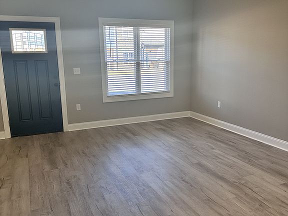 4th image of 92 Melissa Ln #1