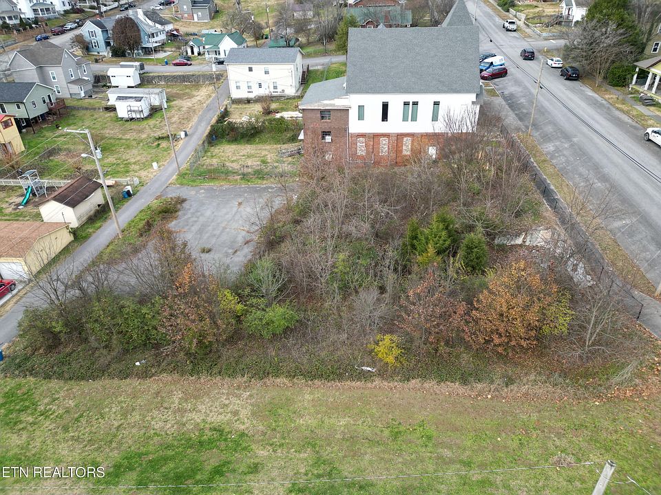 2nd image of 304 N A St