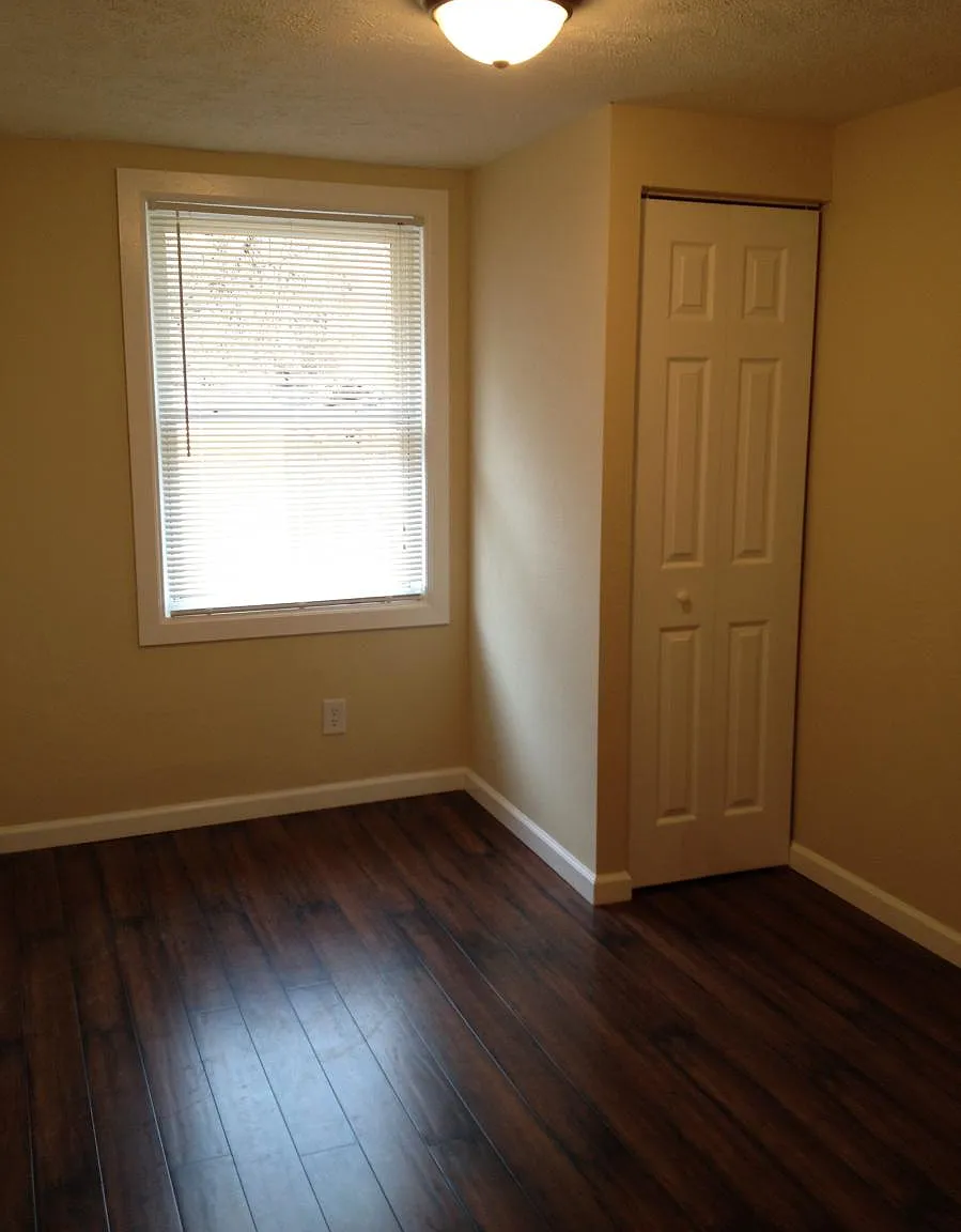 4 bed, 1102 sqft, $3,400 — Photo 2