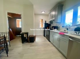 100 W Adams St