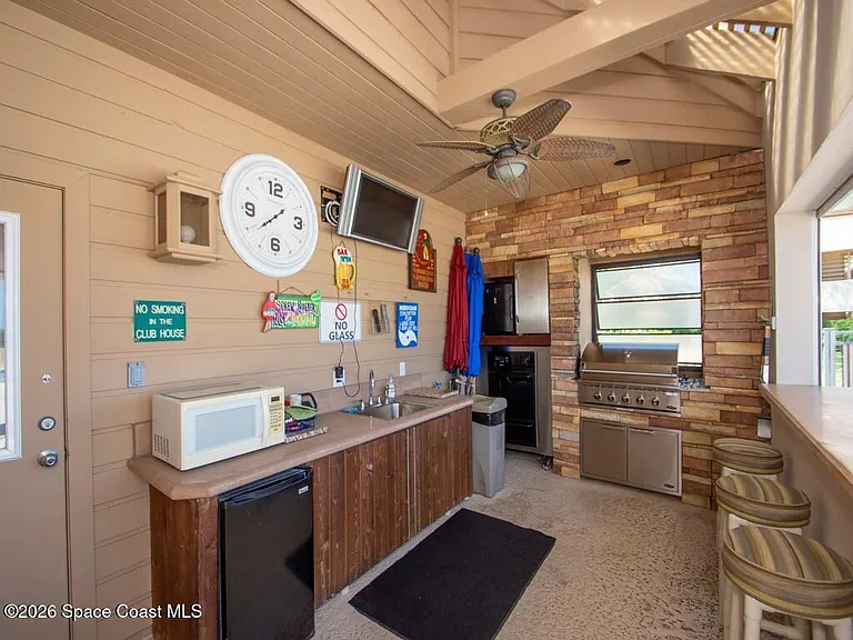 6240 Mirror Lake Dr #201 — Photo 13