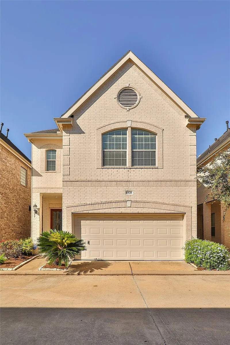 Building Photo - 10126 Holly Chase Dr