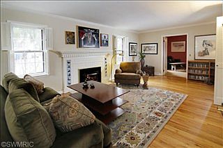 3rd image of 1550 Spruce Dr