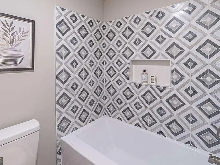 1523 Delia Dr — Photo 19