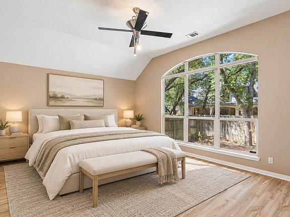 3rd image of 15814 Rustic Ln