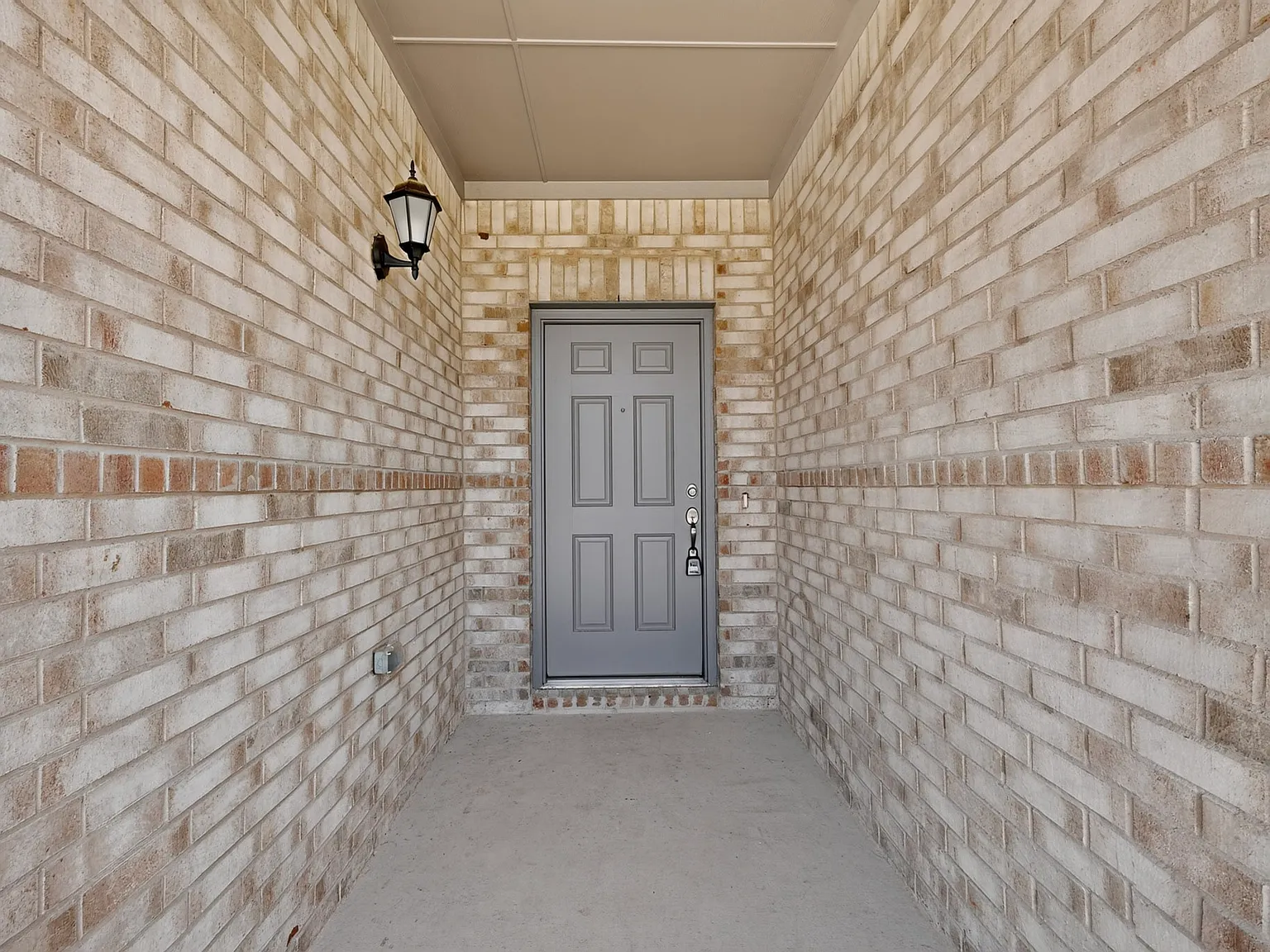 4 bed, 2184 sqft, $2,495 — Photo 4