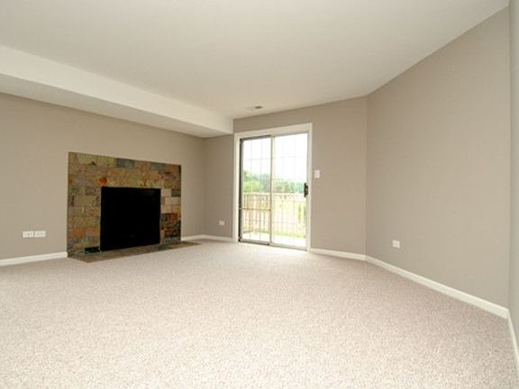 2nd image of 1752 Eastwood Ct APT 9