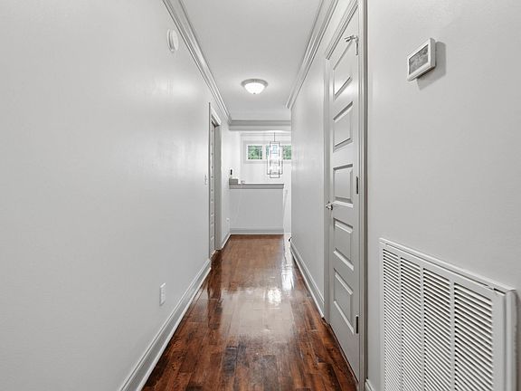 4th image of 9712 Rookwood Cir