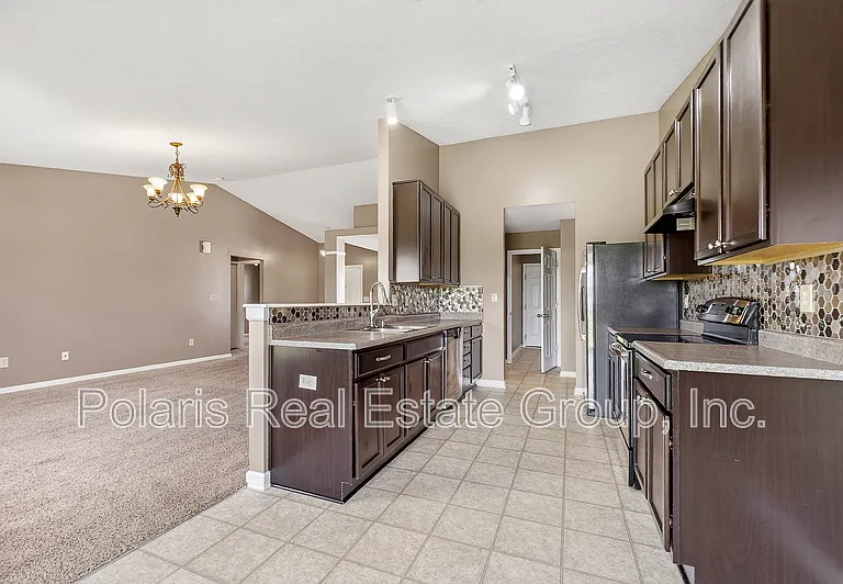872 Cherry Tree Ln — Photo 8