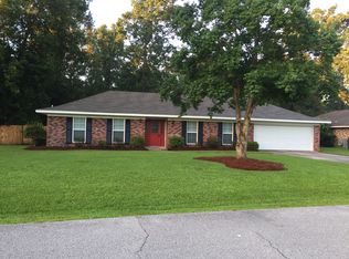 102 Meadowbrook Dr, Hattiesburg, MS 39402