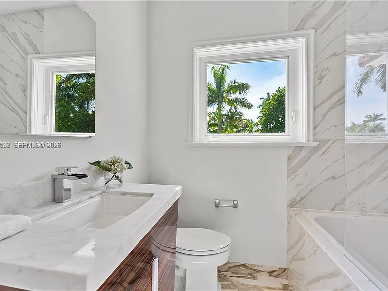 5800 La Gorce Dr — Photo 25