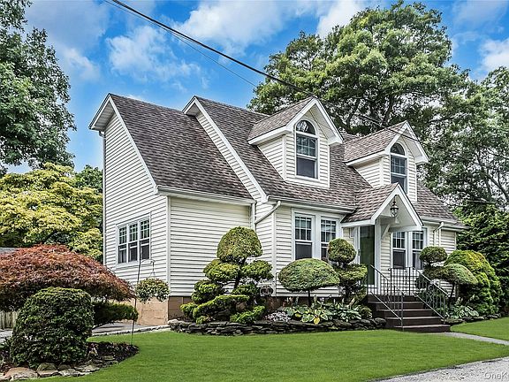2nd image of 23 Emily Drive