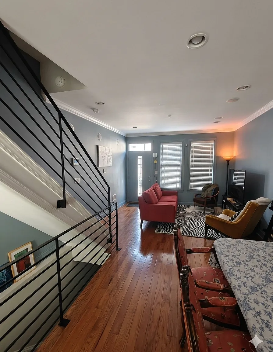 3 bed, 1900 sqft, $3,100 — Photo 2