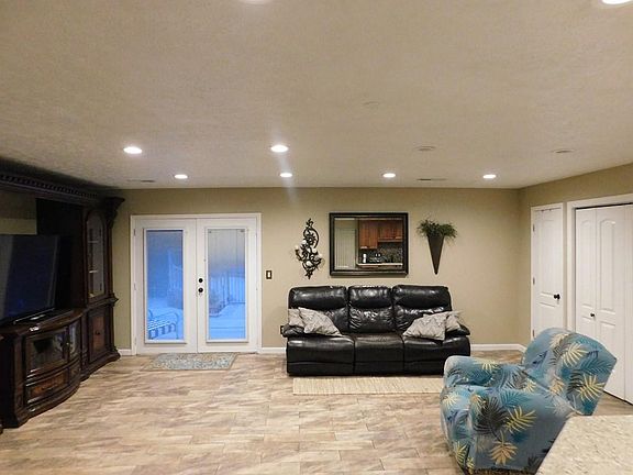 2nd image of 2056 Mulberry Ln