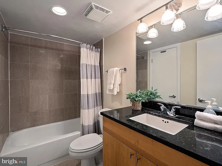 7500 Woodmont Ave #510 — Photo 16