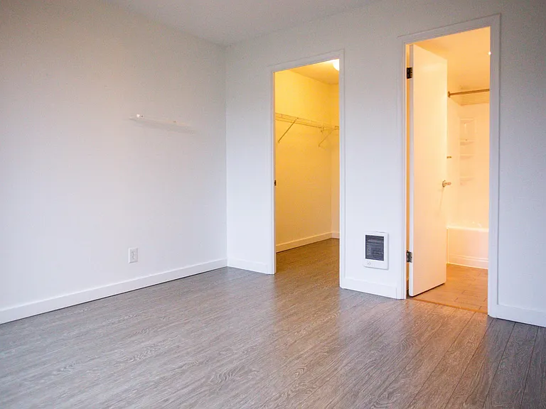 2020 SW Main St #706 — Photo 8
