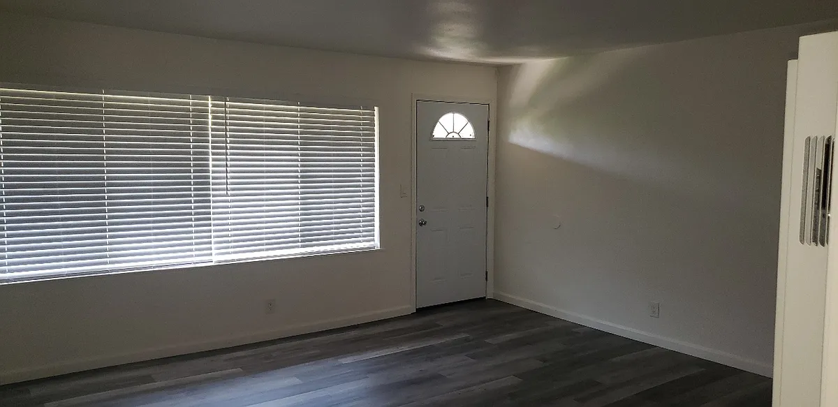 Building Photo - 11782 Stuart Dr #5
