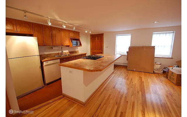 Rented by Douglas Elliman | media 25