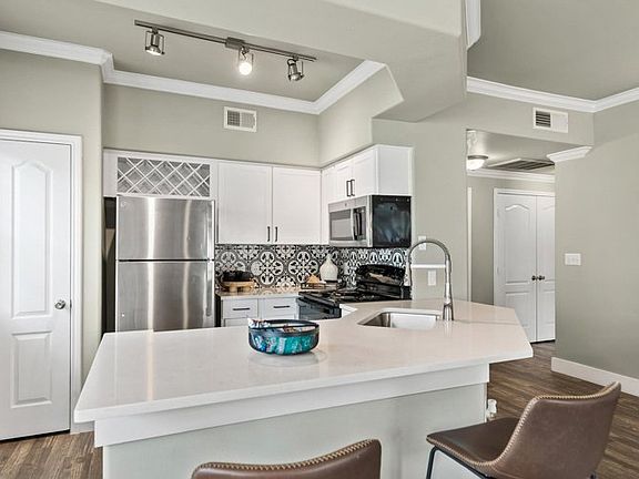 3rd image of 5800 Sandshell Dr #16301