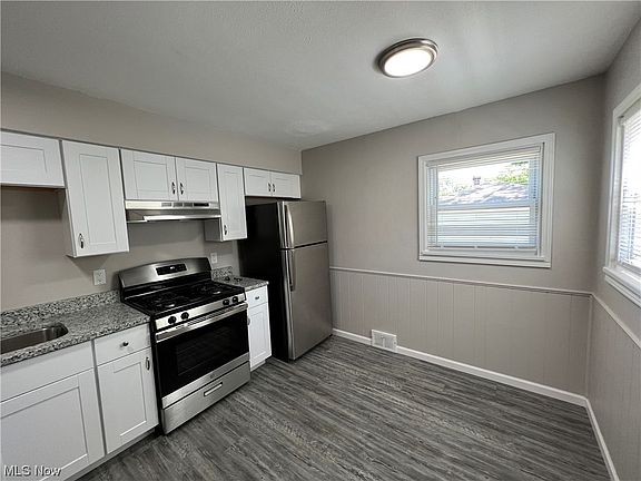 4th image of 303 Gayle Dr