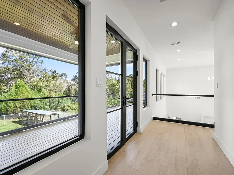 9825 Fawn View Dr — Photo 35