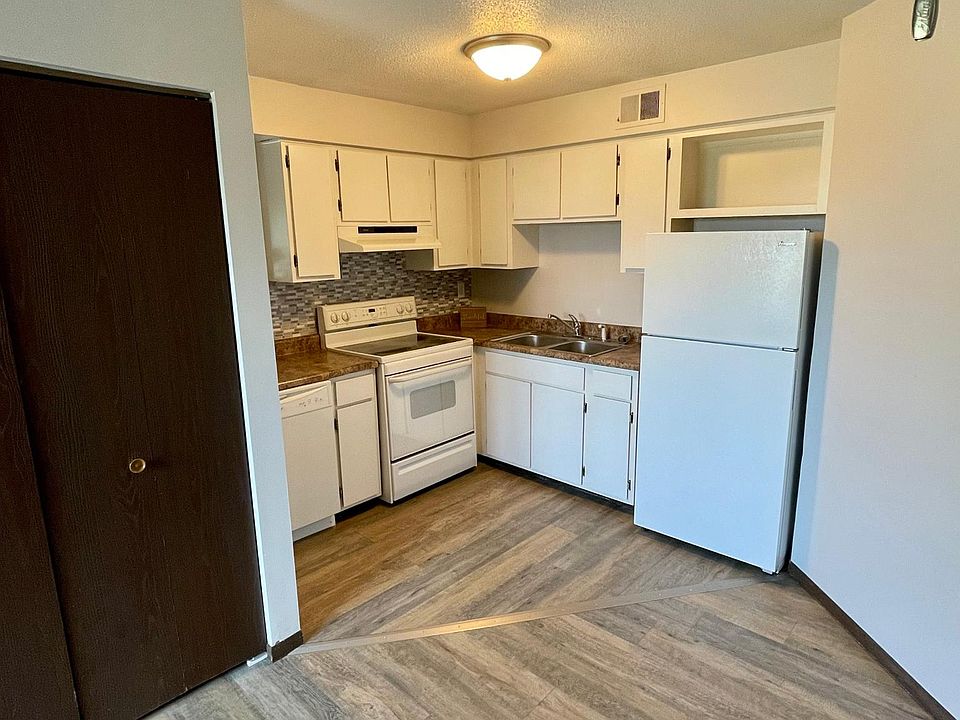 1st image of 2608 W Willowlake Dr APT 121