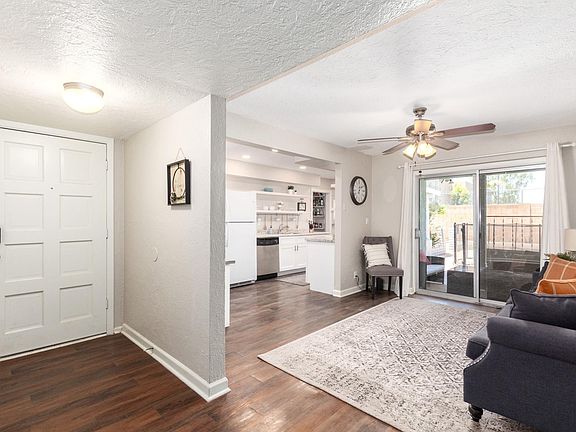 5th image of 458 E Franklin Ave