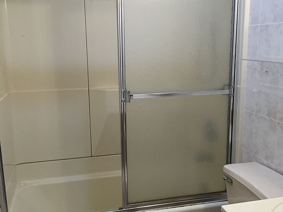 3rd image of 2827 35th St #3B