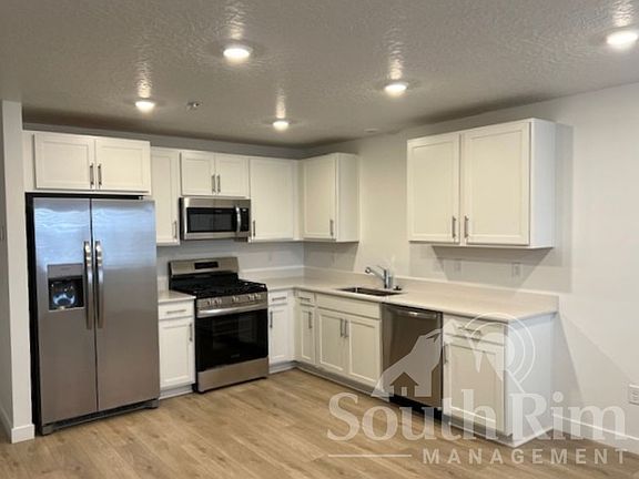 3rd image of 642 W Frost St #1