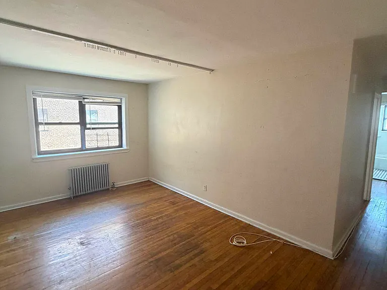 188-30 87th Dr #4K — Photo 3