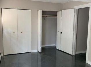 929 Jefferson Ave APT 2, Elgin, IL 60120