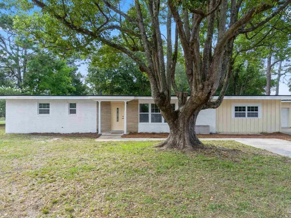 6147 Hilltop Rd, Pensacola, FL 32504