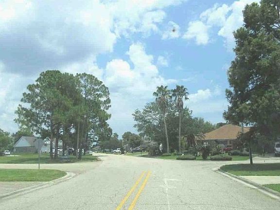 Exterior Neighborhood (street photo)