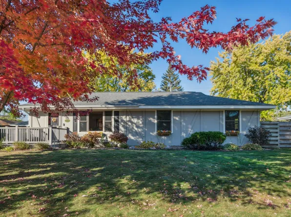 9516 Columbus Ave S, Bloomington, MN 55420