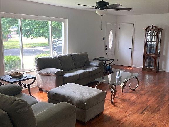 5th image of 2652 Churchland Ave
