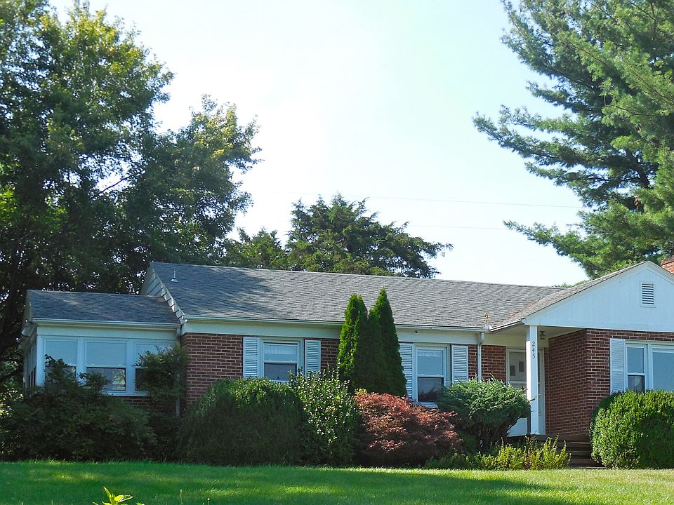 Lexington Countryside Home