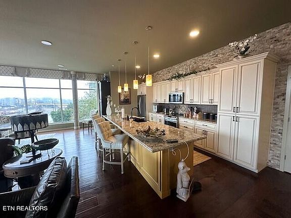 4th image of 333 W Depot Ave #317