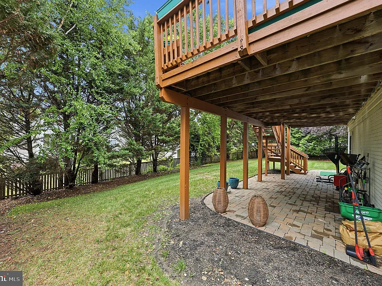 3852 Glasgow Way — Photo 45