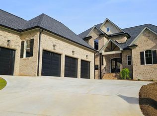 118 N Woodfin Dr, Inman, SC 29349