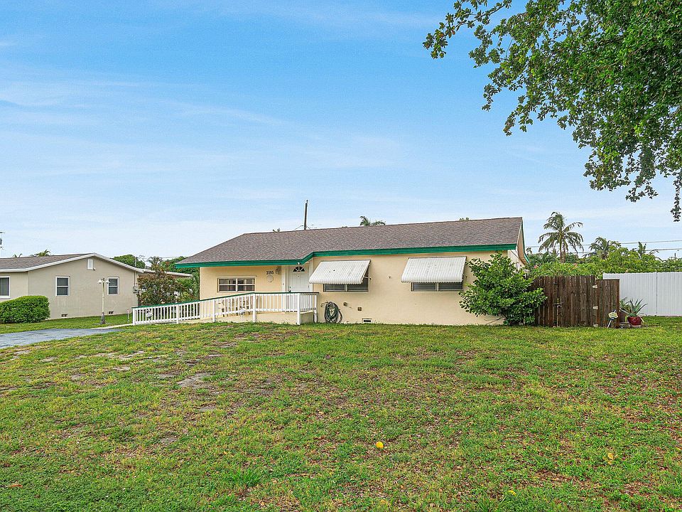 1st image of 3195 Emerson Avenue