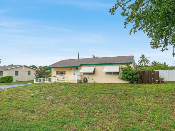 3195 Emerson Avenue, Palm Springs, FL 33461